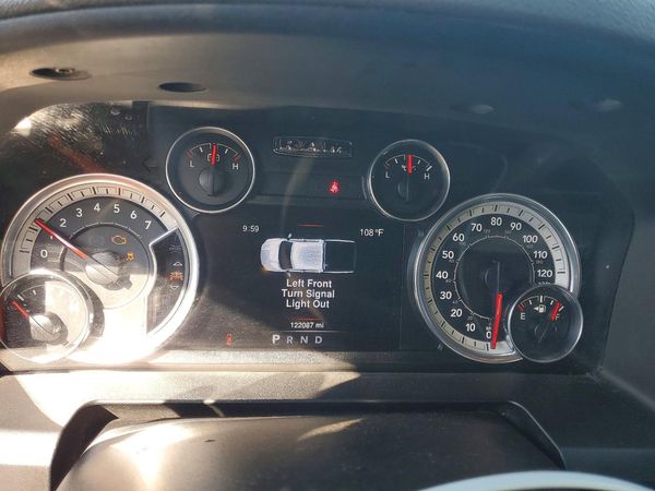2016 RAM 1500 SLT