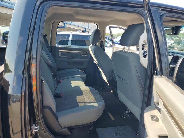 2016 RAM 1500 SLT