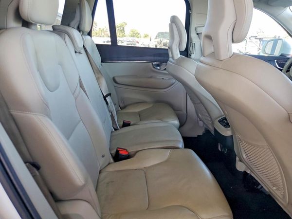2020 VOLVO XC90 Momentum — PSRS