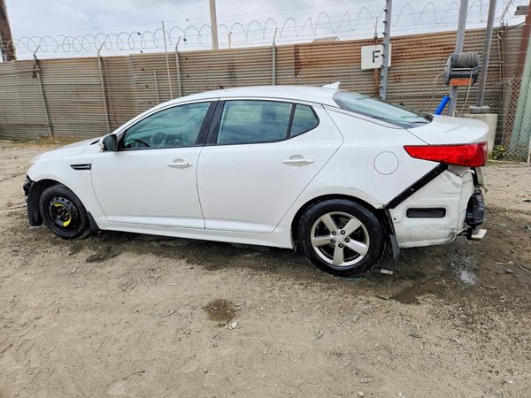 2015 KIA OPTIMA GL - Middle-low