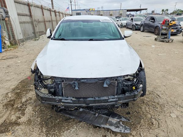 2015 KIA OPTIMA GL - Middle-low
