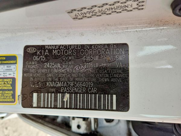 2015 KIA OPTIMA GL - Middle-low