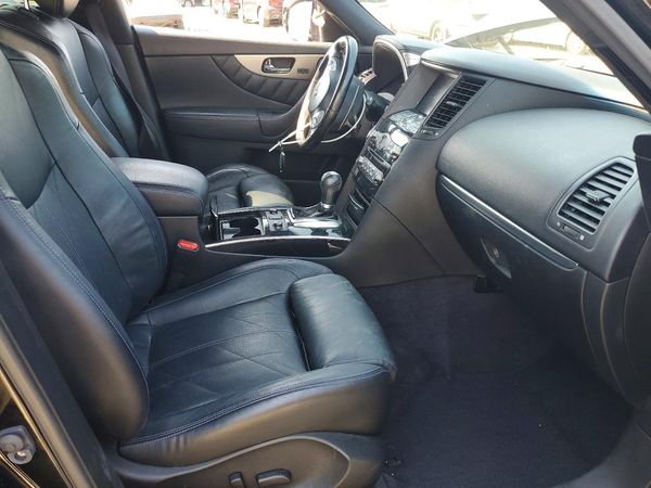 2016 INFINITI QX70