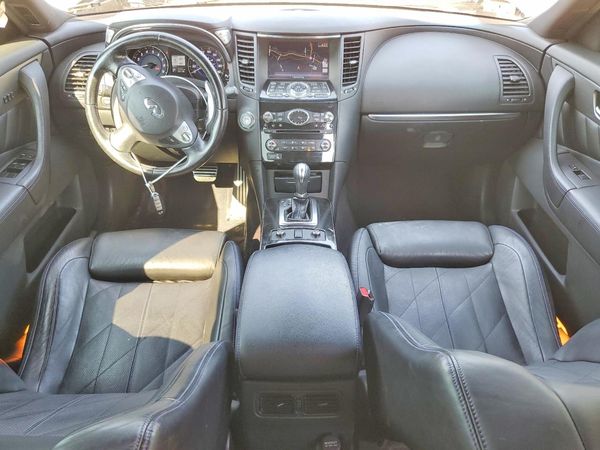 2016 INFINITI QX70