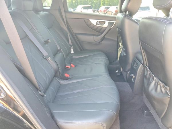 2016 INFINITI QX70