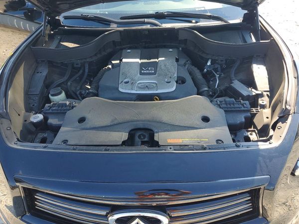 2016 INFINITI QX70