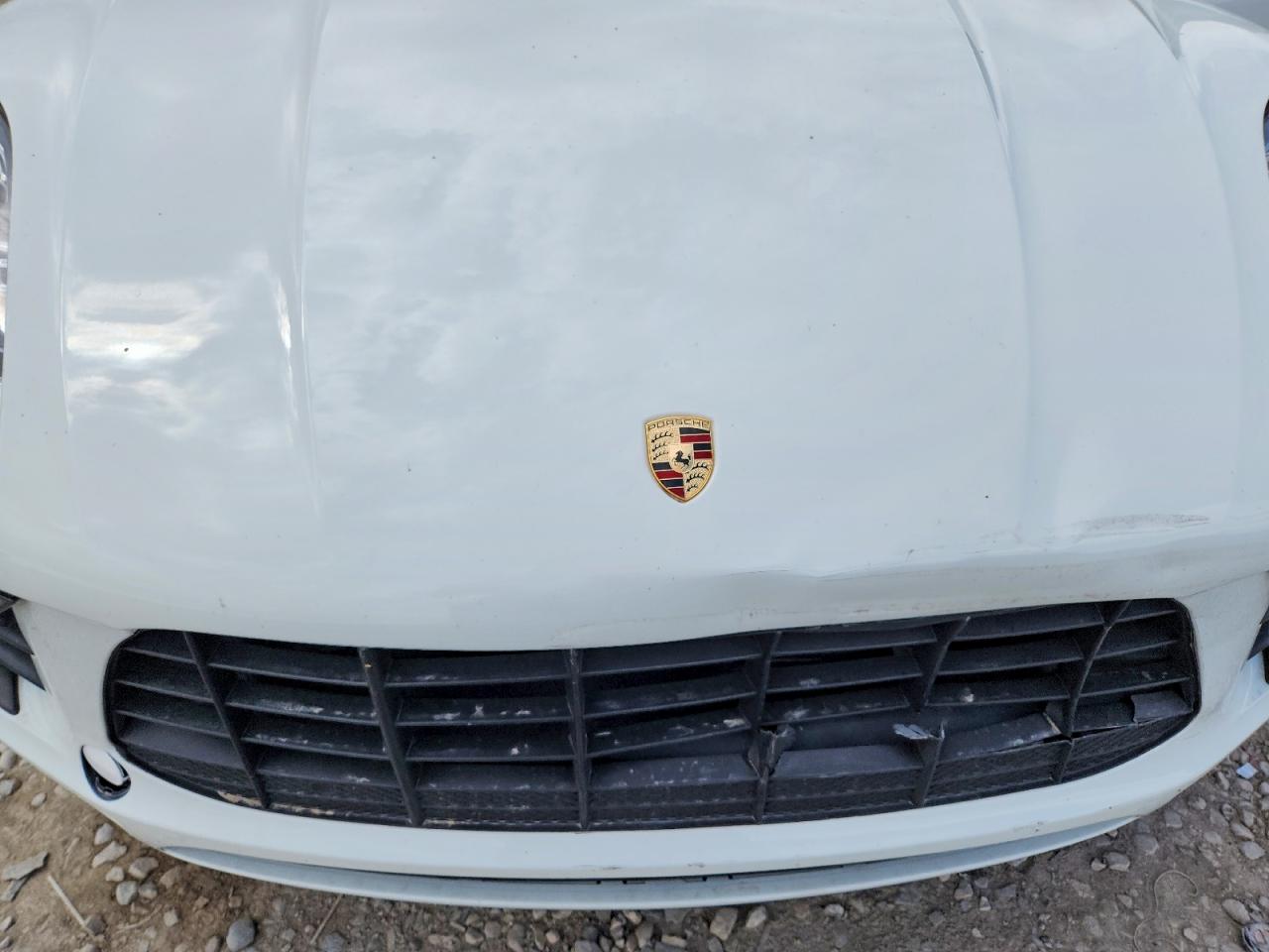 2015 PORSCHE MACAN