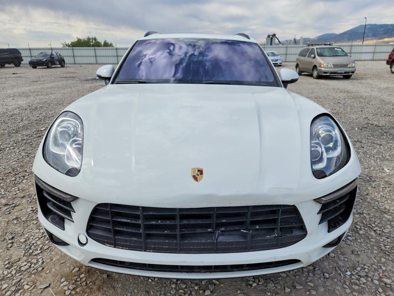 2015 PORSCHE MACAN