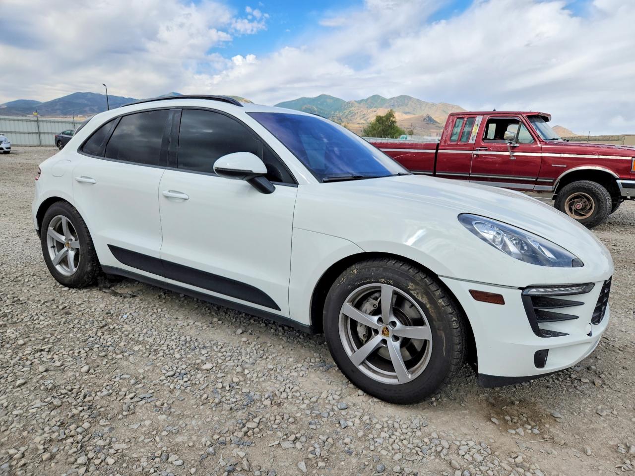 2015 PORSCHE MACAN