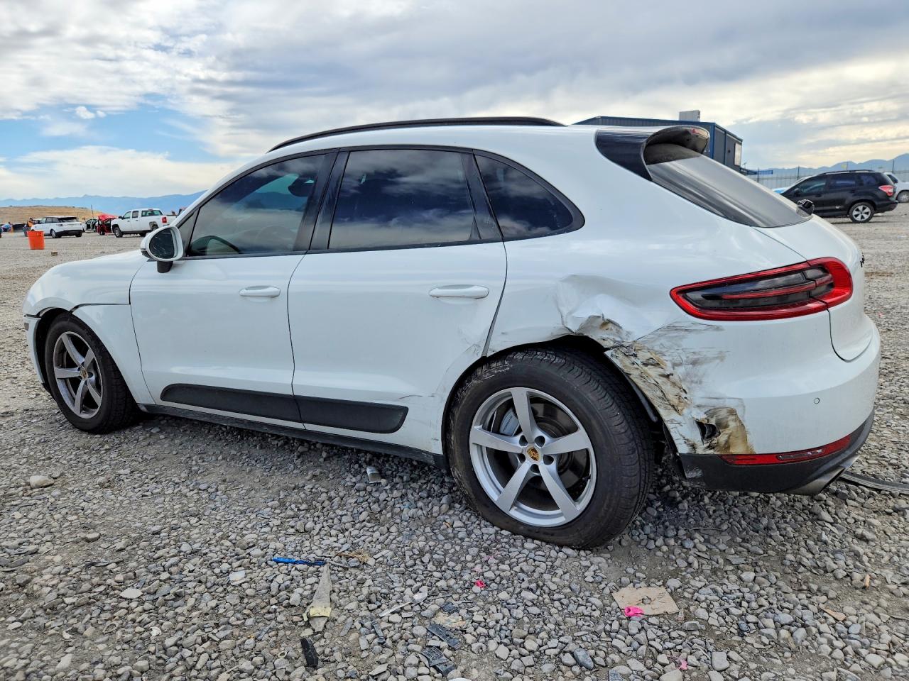 2015 PORSCHE MACAN