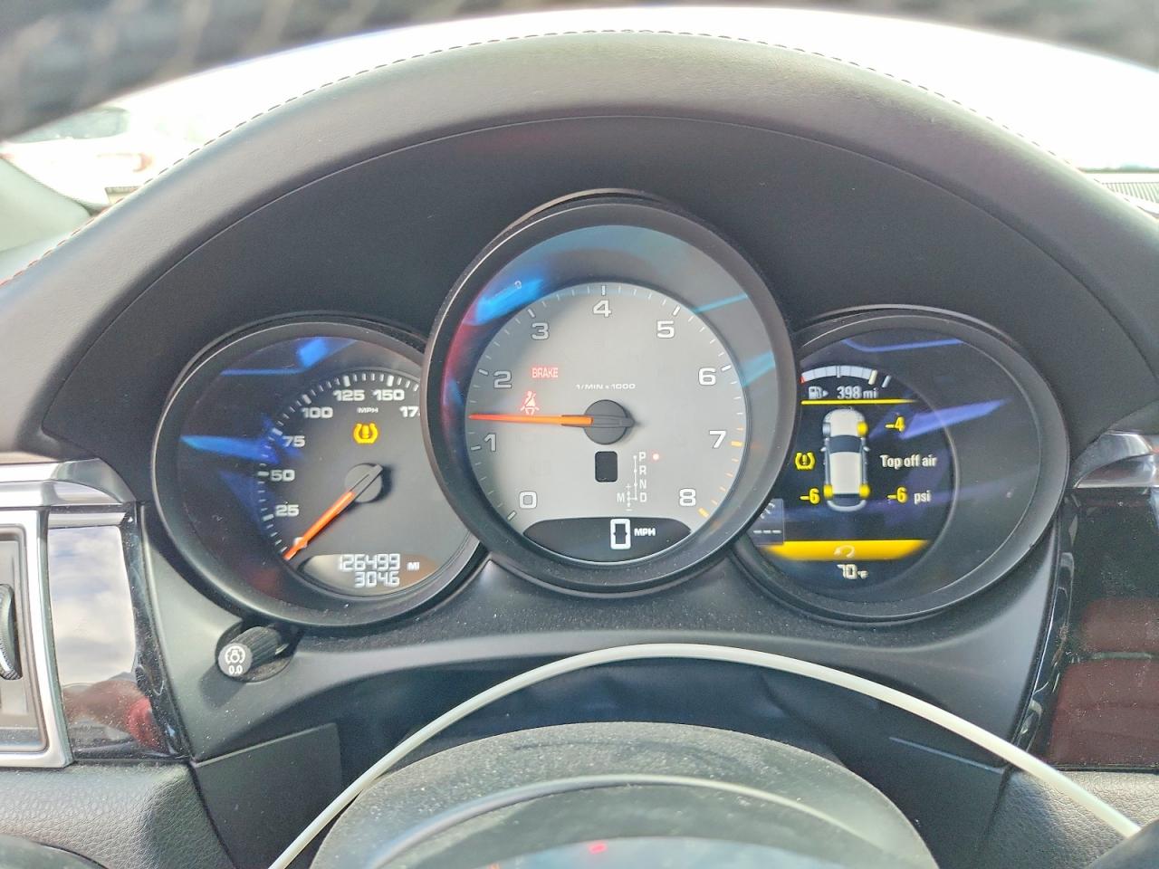 2015 PORSCHE MACAN