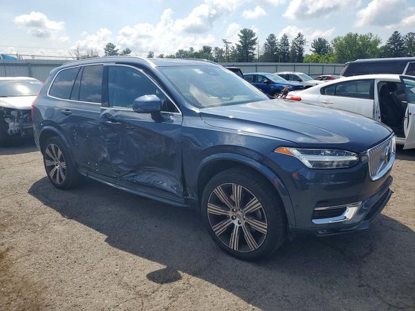 2025 VOLVO XC90 Ultra Bright