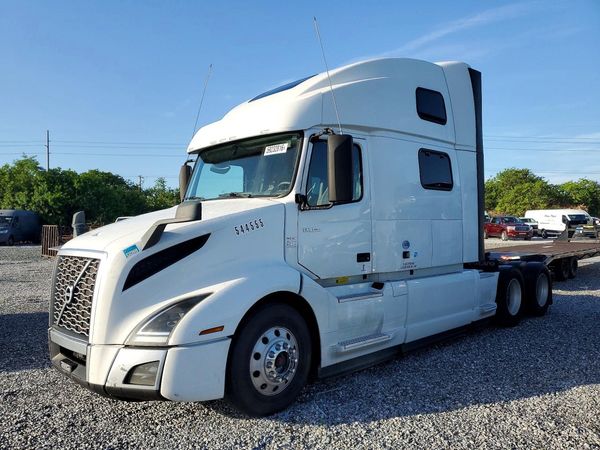 2020 VOLVO VNL