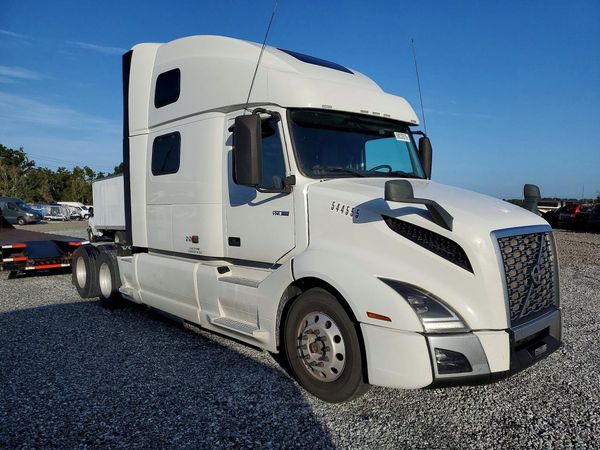 2020 VOLVO VNL