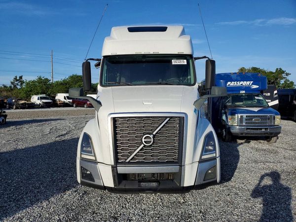 2020 VOLVO VNL