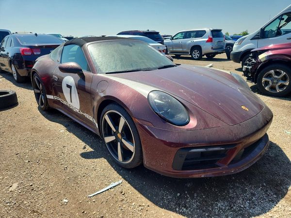 2021 PORSCHE 911
