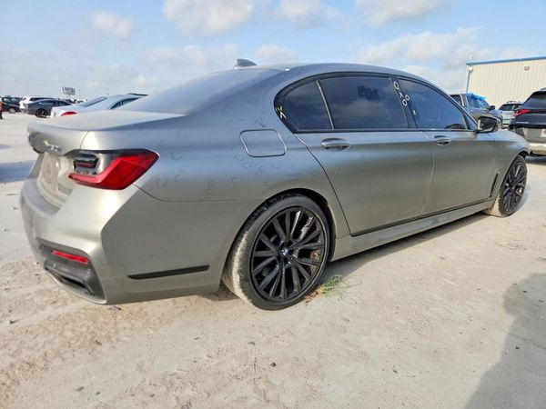 2022 BMW 750 xDrive