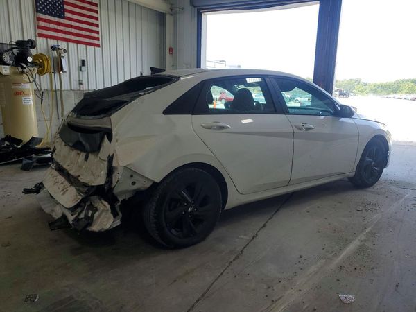 2022 HYUNDAI ELANTRA SEL w/Convenience Pkg