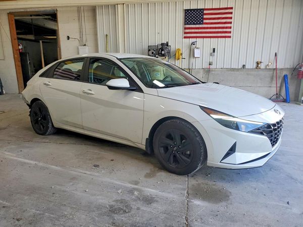 2022 HYUNDAI ELANTRA SEL w/Convenience Pkg