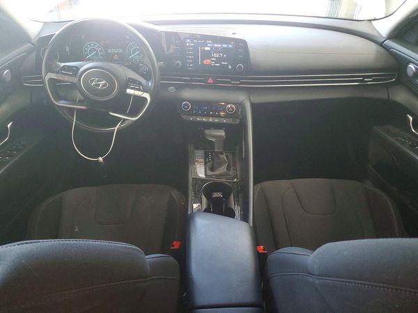 2022 HYUNDAI ELANTRA SEL w/Convenience Pkg