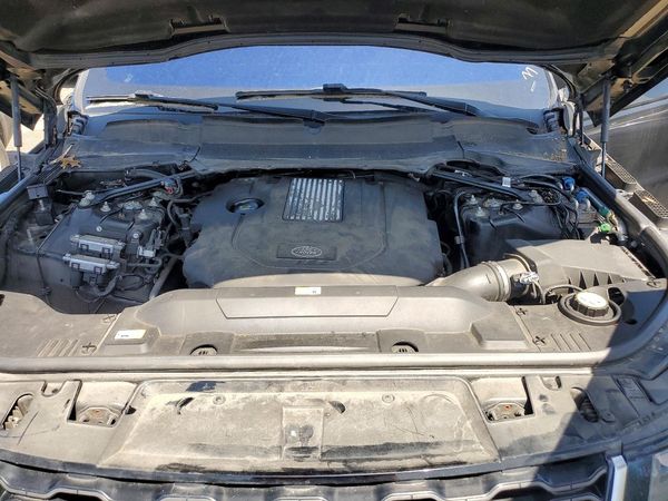 2018 LAND ROVER RANGEROVER HSE — Engine bay