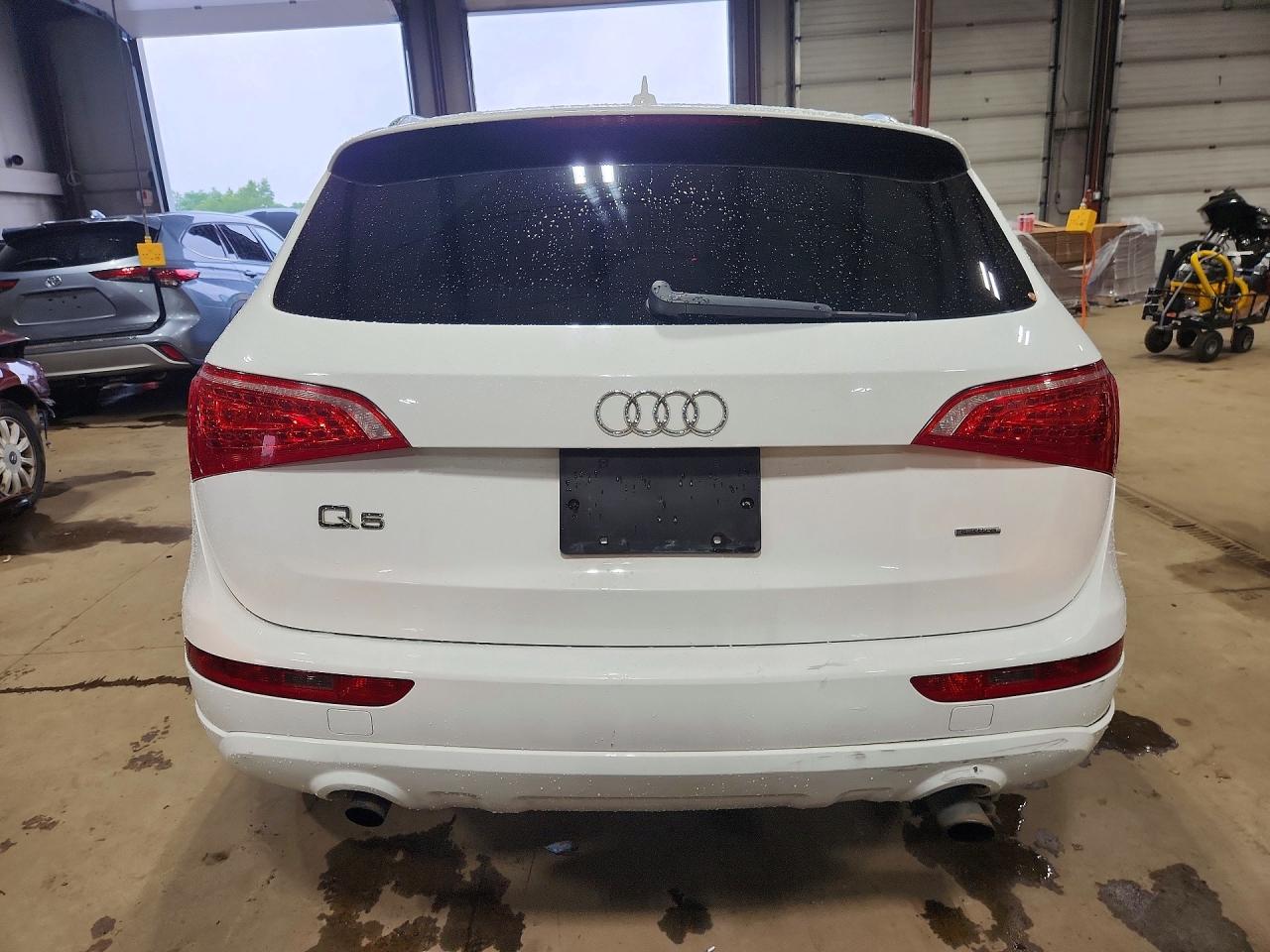 2012 AUDI Q5 Premium