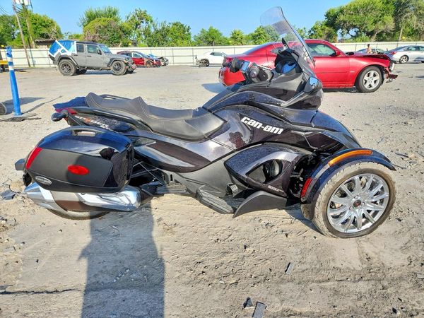2014 CAN-AM SPYDER ROADSTER