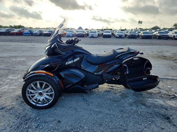 2014 CAN-AM SPYDER ROADSTER