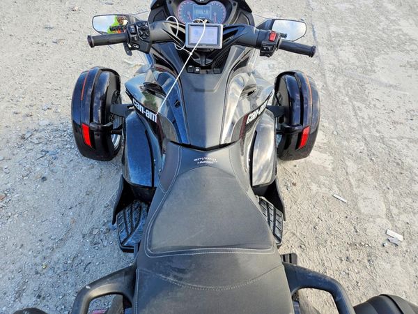 2014 CAN-AM SPYDER ROADSTER