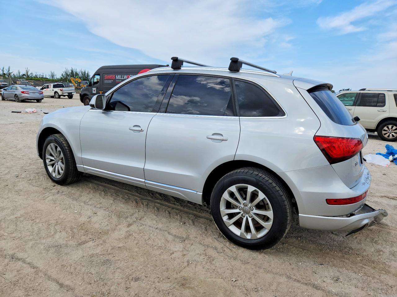 2013 AUDI Q5 Premium Plus