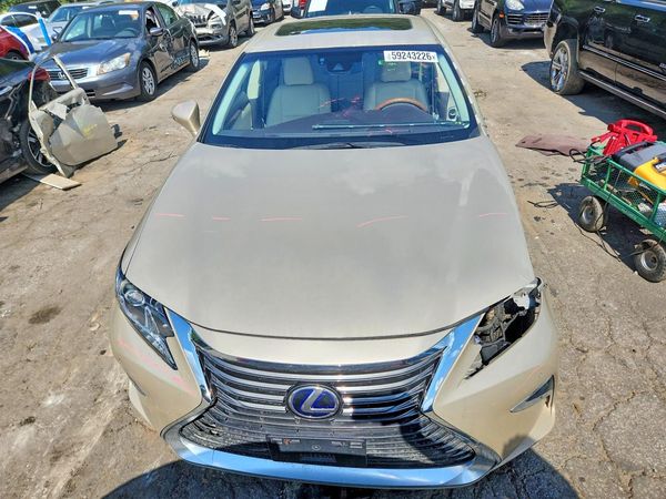 2016 LEXUS ES 300h