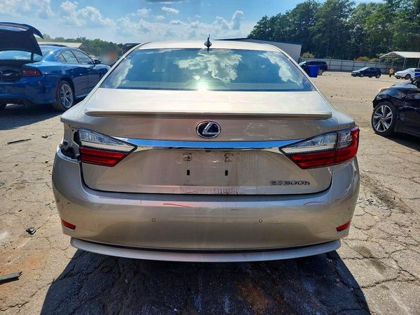 2016 LEXUS ES 300h