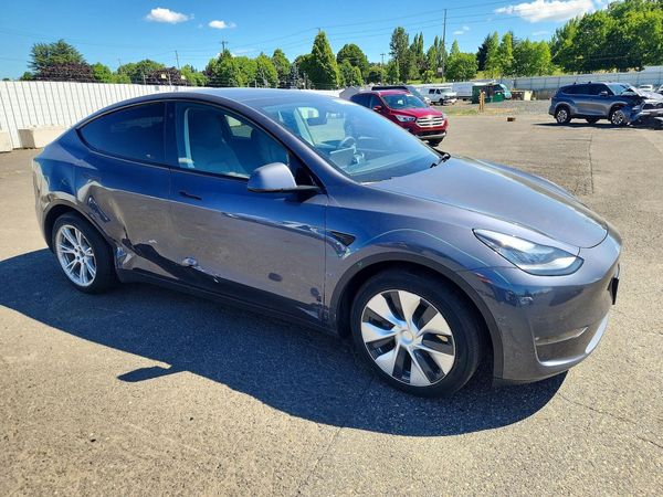 2021 TESLA MODEL Y — Passenger 3/4