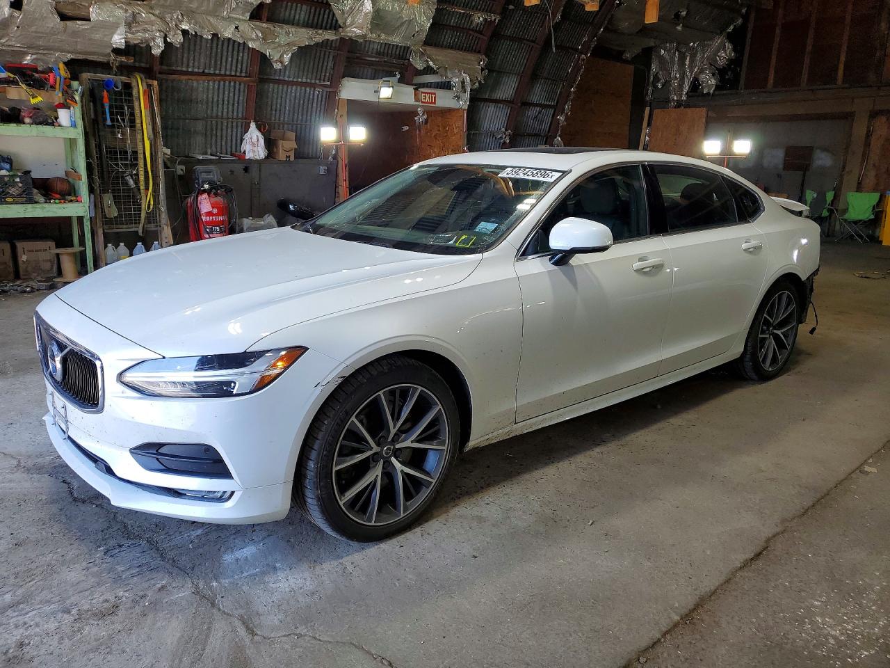 2020 VOLVO S90 Momentum