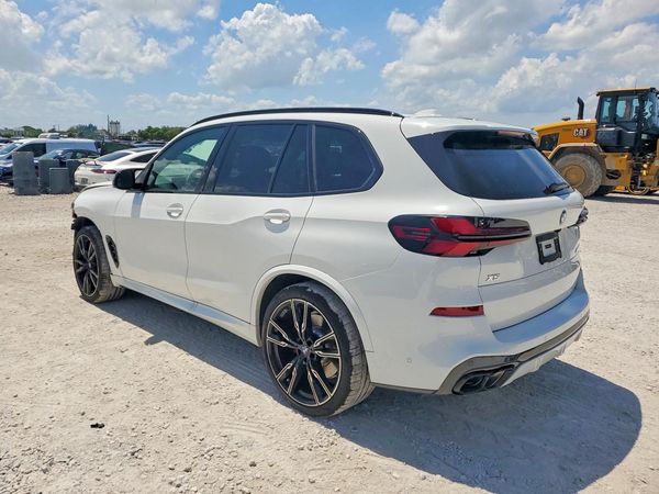 2026 BMW X5 M60i