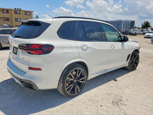 2026 BMW X5 M60i