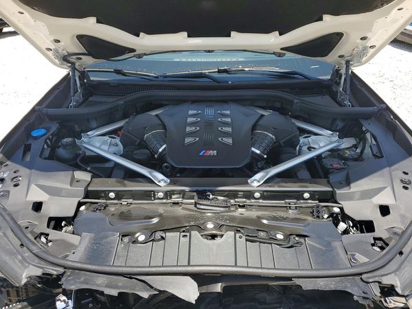 2026 BMW X5 M60i