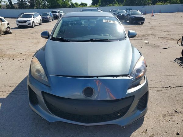 2013 MAZDA 3