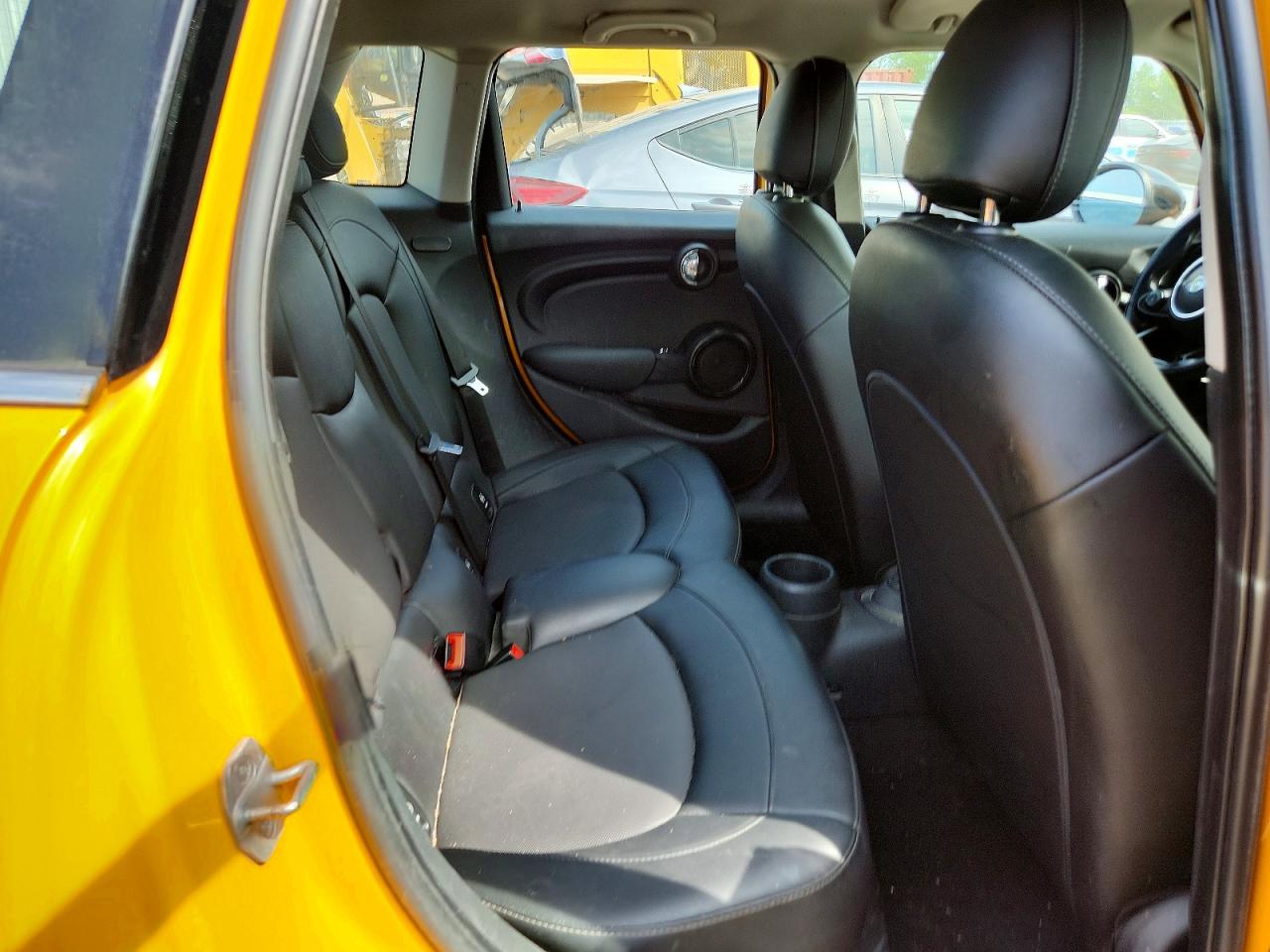 2017 MINI COOPER
