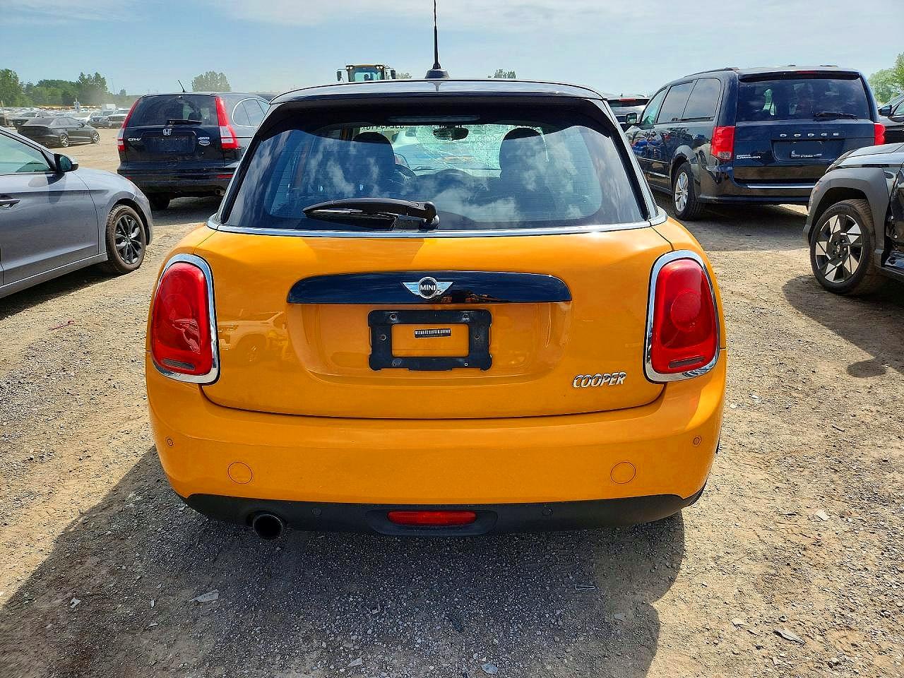 2017 MINI COOPER