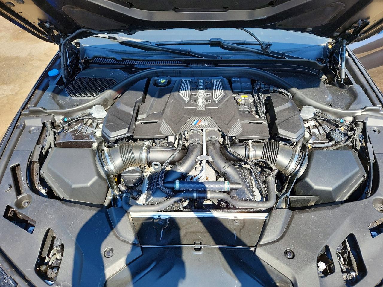 2023 BMW M5