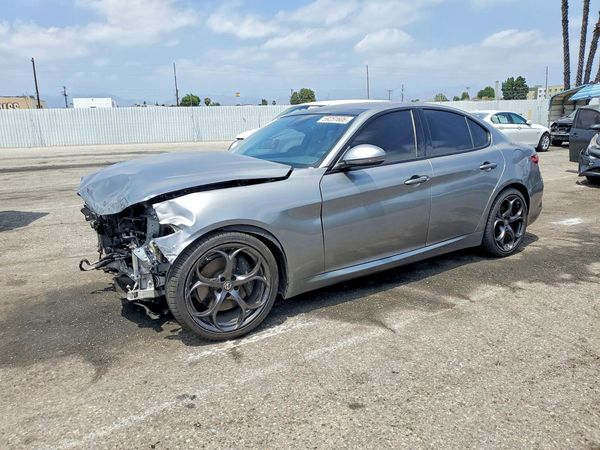 2018 ALFA ROMEO GIULIA TI RWD