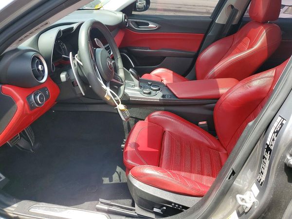 2018 ALFA ROMEO GIULIA TI RWD