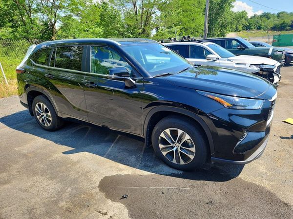 2026 TOYOTA HIGHLANDER
