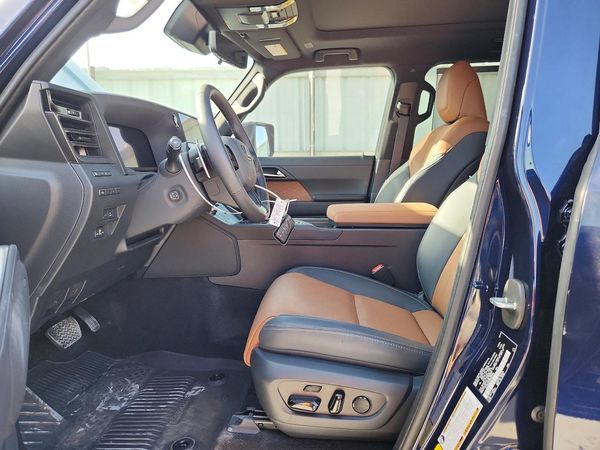 2024 LEXUS GX 550