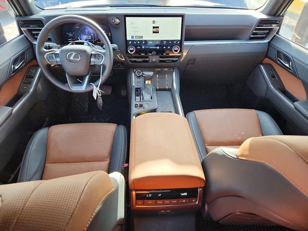 2024 LEXUS GX 550