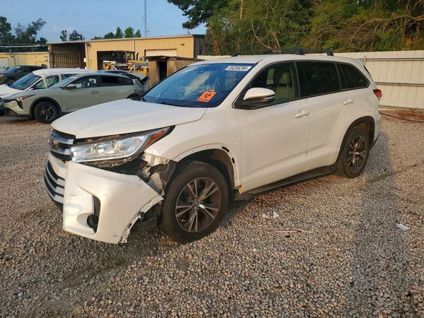 2017 TOYOTA HIGHLANDER LE/LE Plus