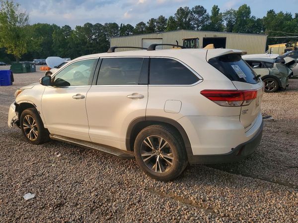 2017 TOYOTA HIGHLANDER LE/LE Plus