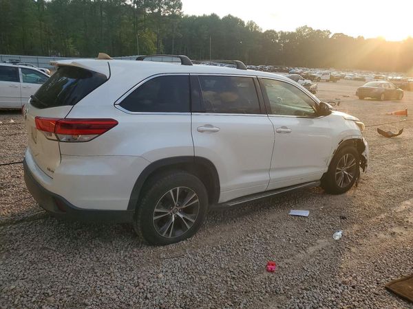2017 TOYOTA HIGHLANDER LE/LE Plus