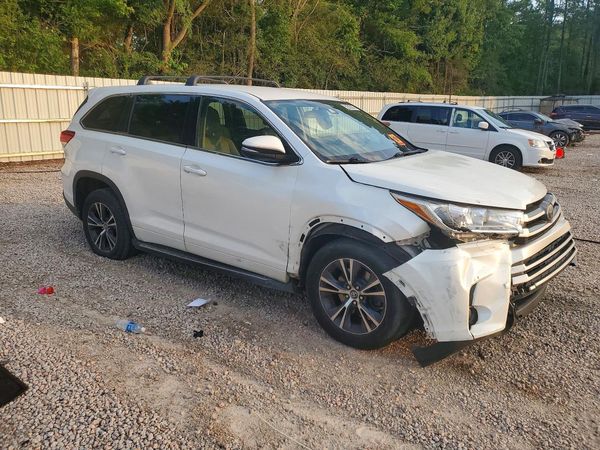 2017 TOYOTA HIGHLANDER LE/LE Plus